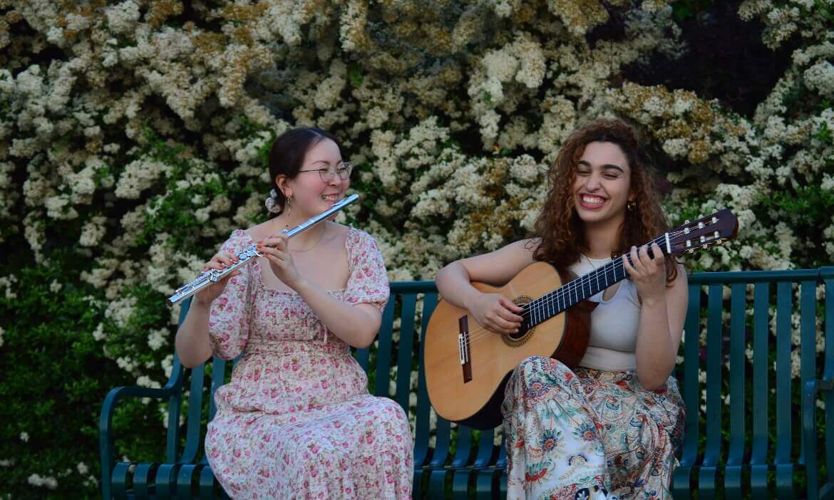 Yiolanda performing 7