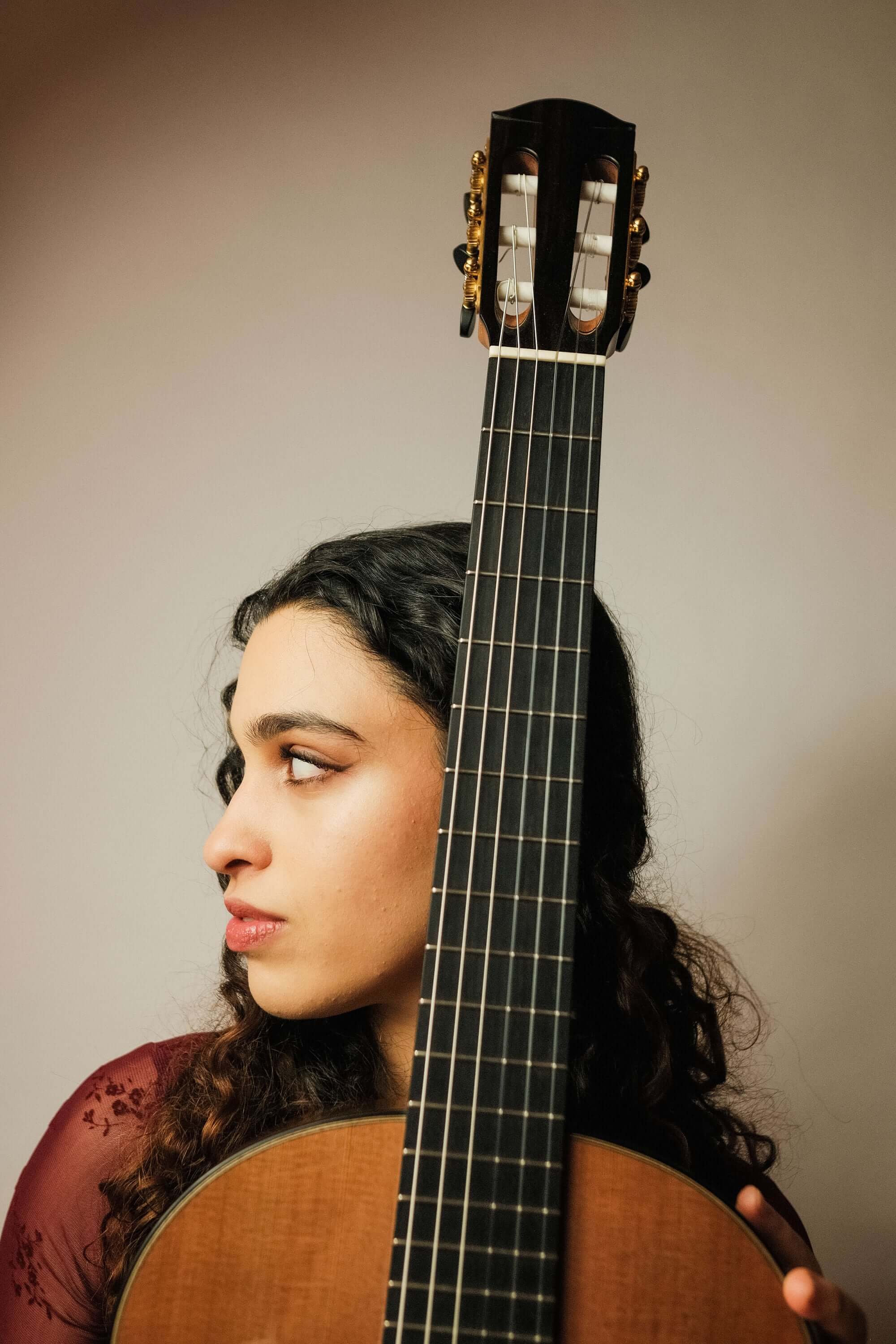 Yiolanda performing 5