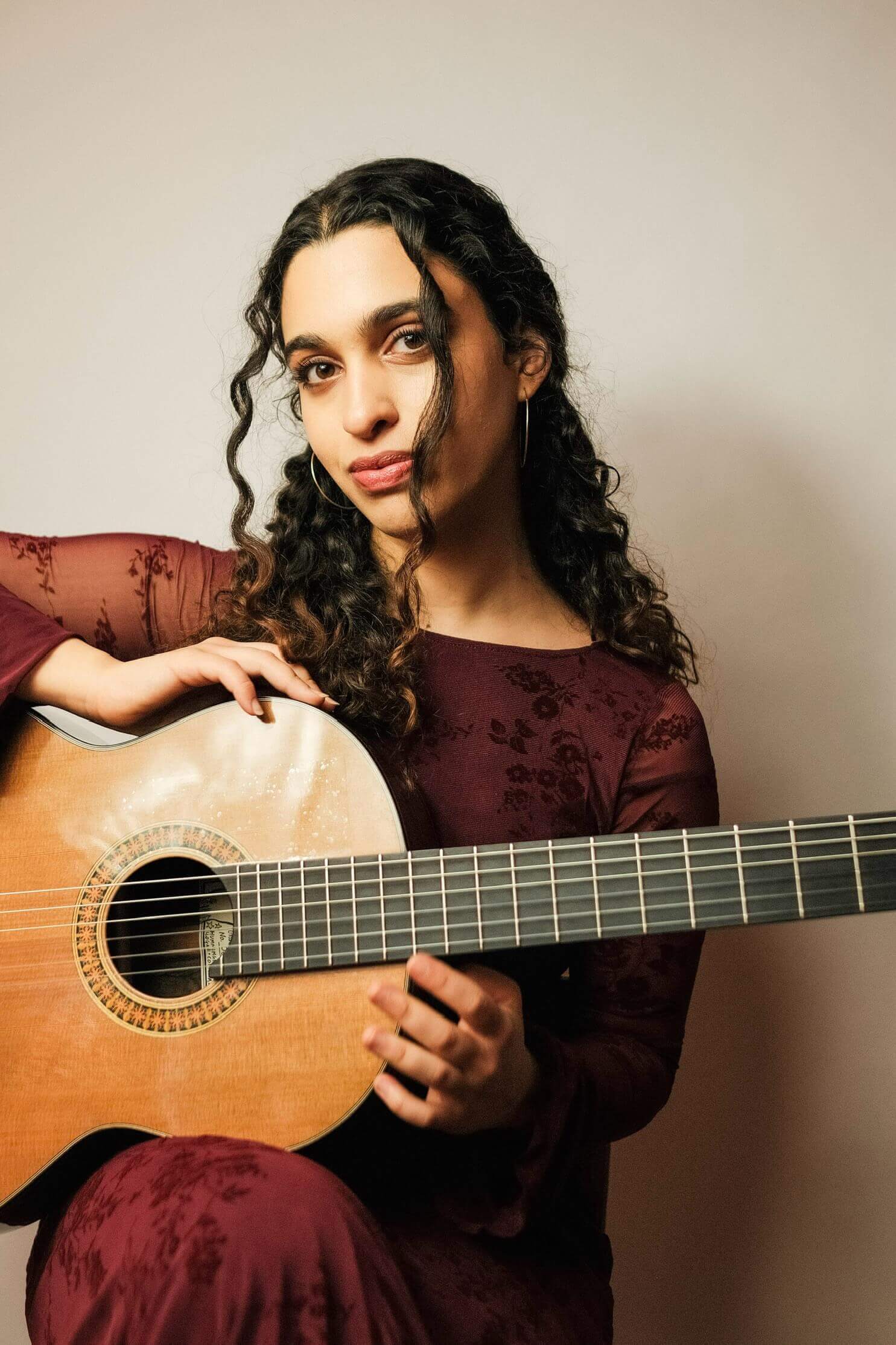 Yiolanda performing 3